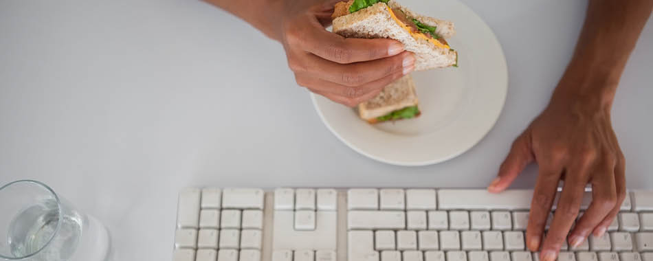 The dangers of a desk-bound lunch