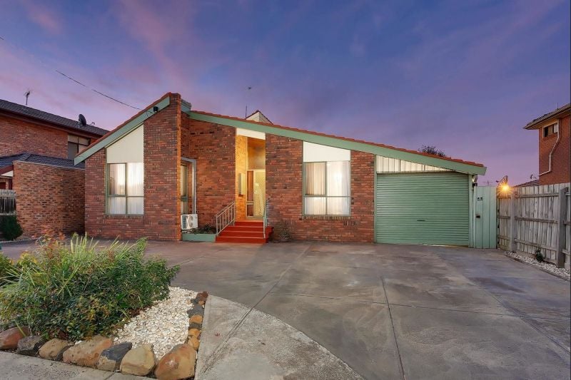 2 Greenacres Street, Craigieburn  VIC  3064