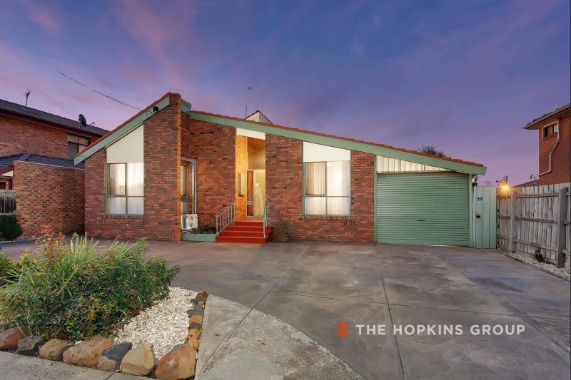 2 Greenacres Street, Craigieburn  VIC  3064