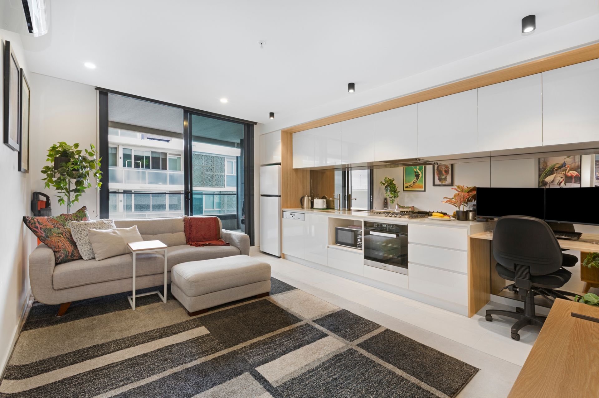 1810/3 Yarra Street South Yarra VIC 3141 Australia